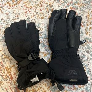 Excellent condition super warm (goose down) Gordini gloves